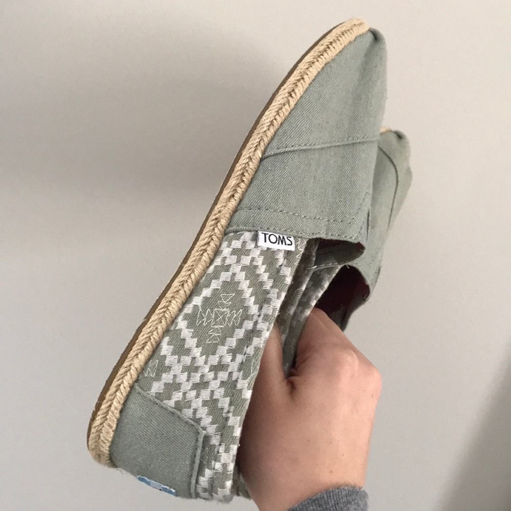 Toms